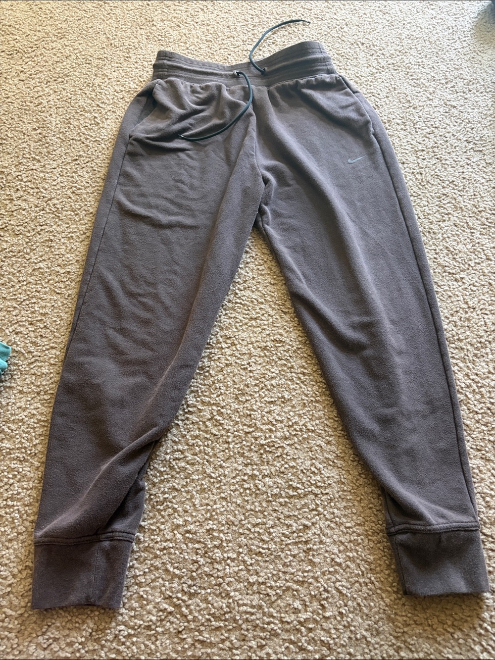 B62 Women’s Sm Dark Brown Nike Joggers, PILLING